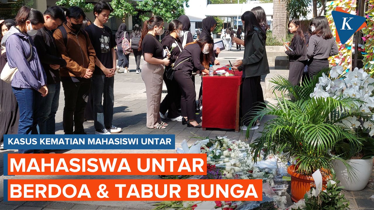 mahasiswi-untar-loncat